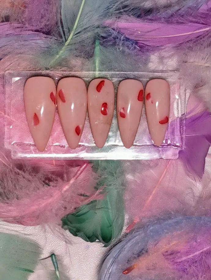 Press on nails milk shake