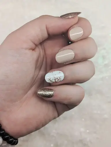 press on nails Aya